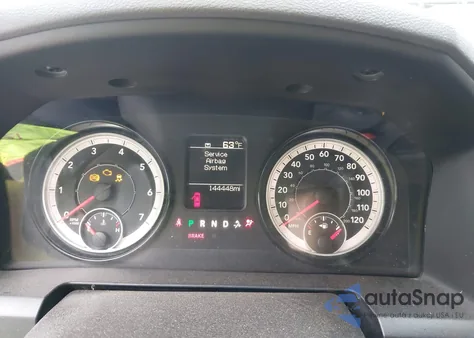 2017 Ram 1500 Tradesman 4X4 6'4 Box z USA, uszkodzony, nr VIN 1C6RR7FG2HS771948